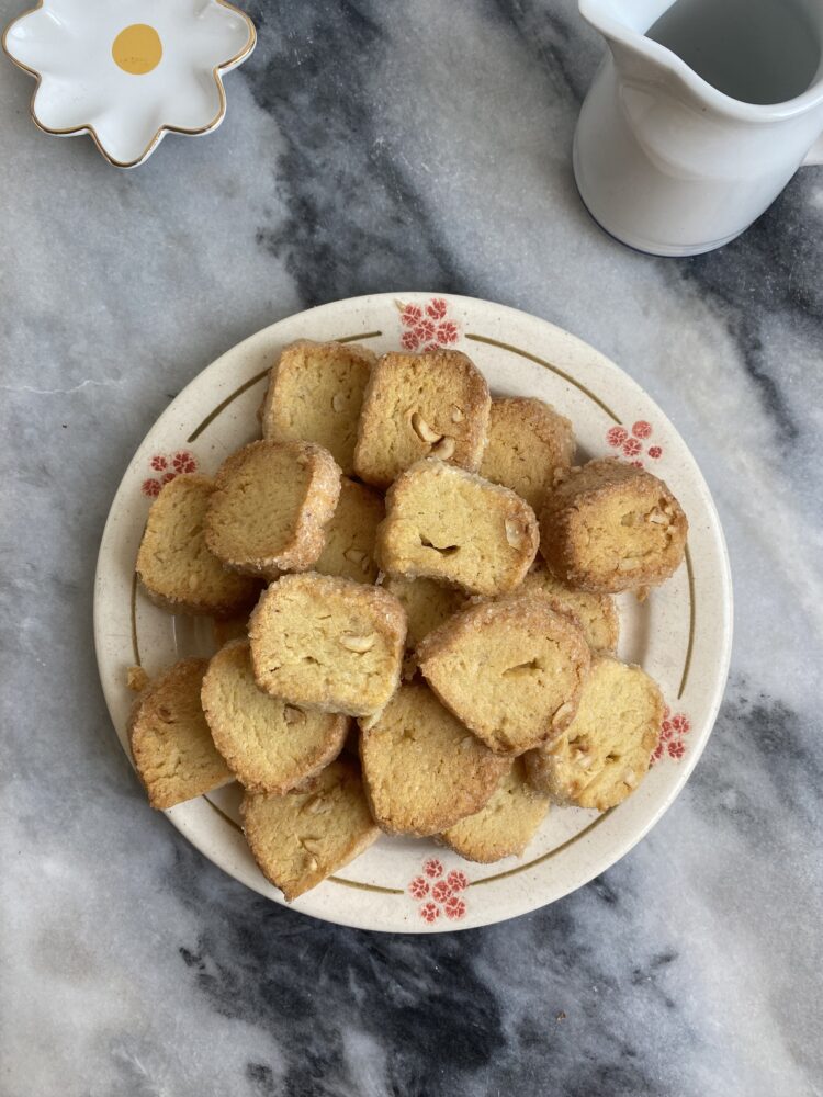 teff and almond cookies