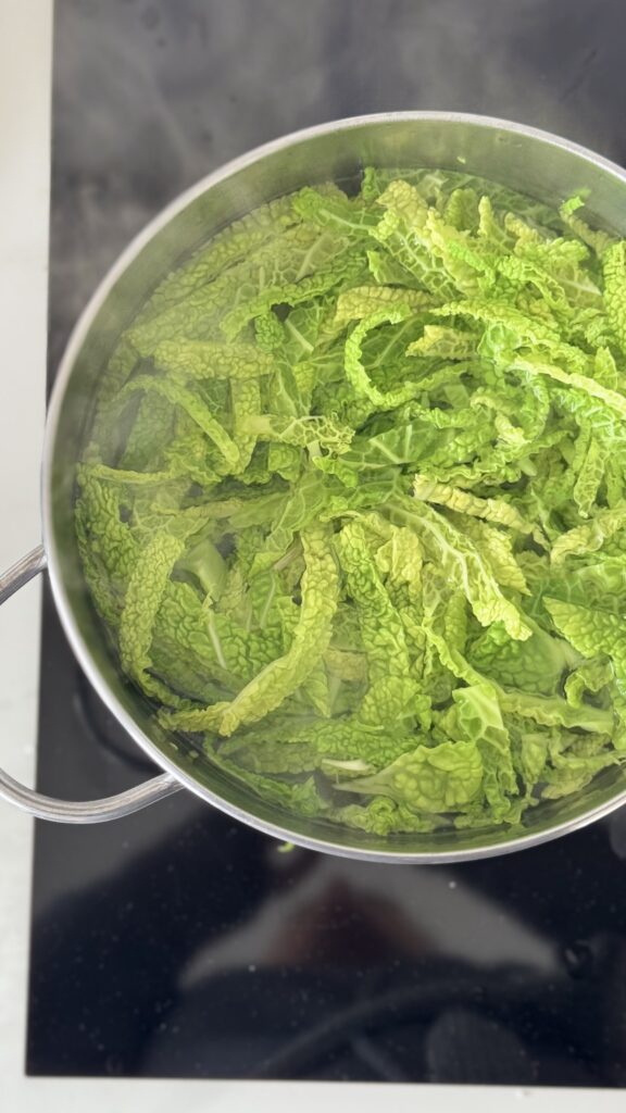 spaghetti with savoy cabbage recipe
