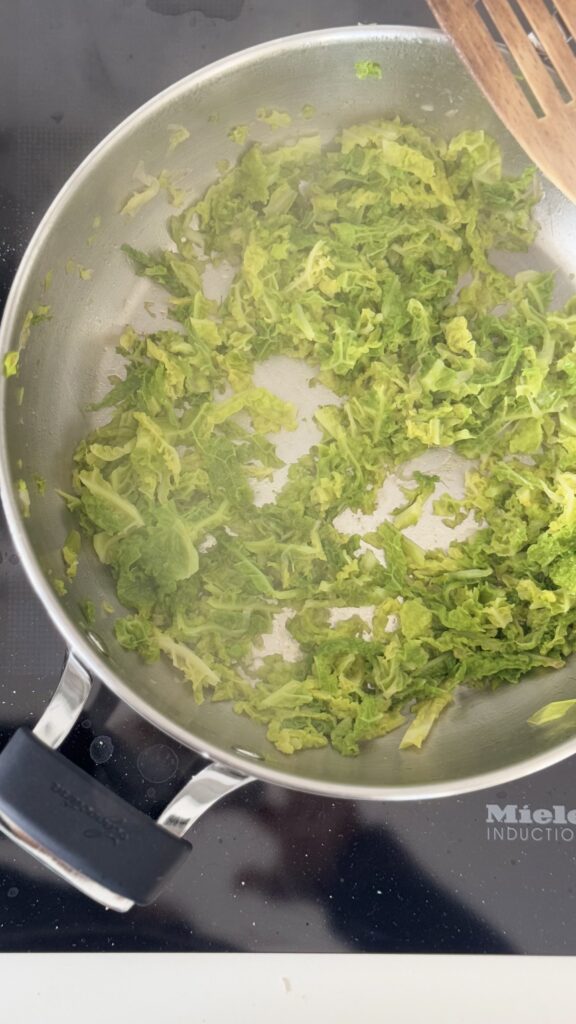 spaghetti with savoy cabbage recipe
